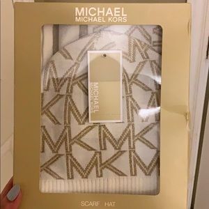 Michael Kors Scarf & Hat set